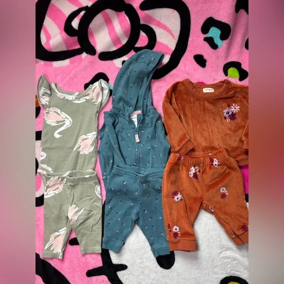 Newborn girl matching sets bundle - Picture 5 of 5